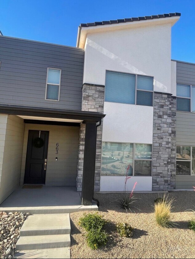 663 W Desert Poppy Ln, St UT 84790 Townhouse for Rent in St
