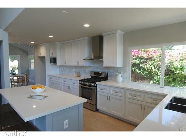 Building Photo - 7 Hickory Tree Ln