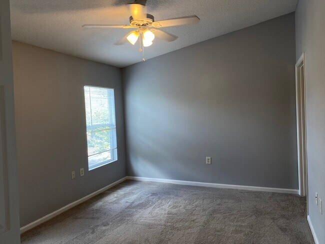 Foto del edificio - 5101 Playpen Dr