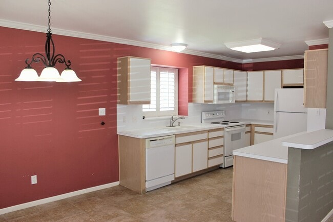 Building Photo - 347 Stone Hill Dr