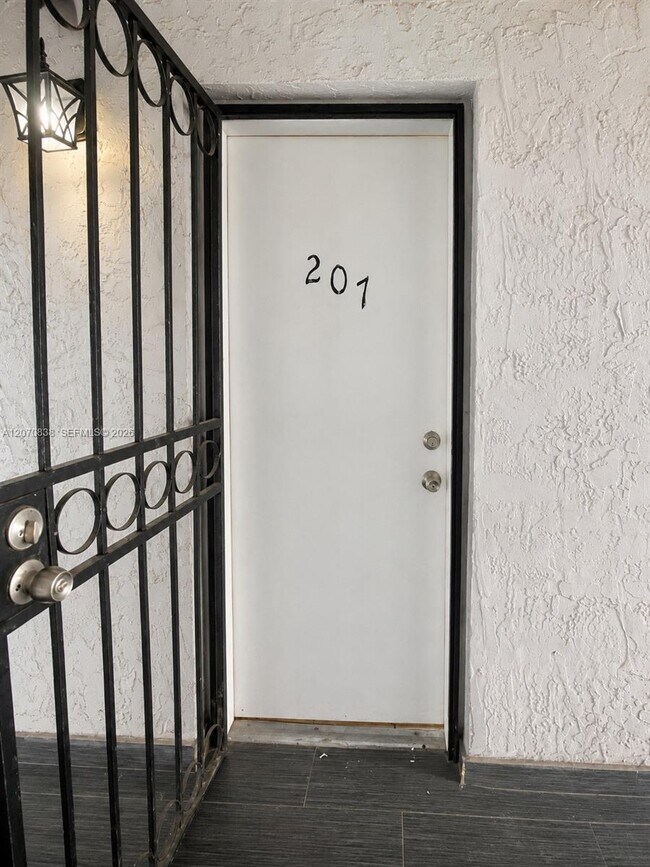 Foto del edificio - 777 SW 9th Ave