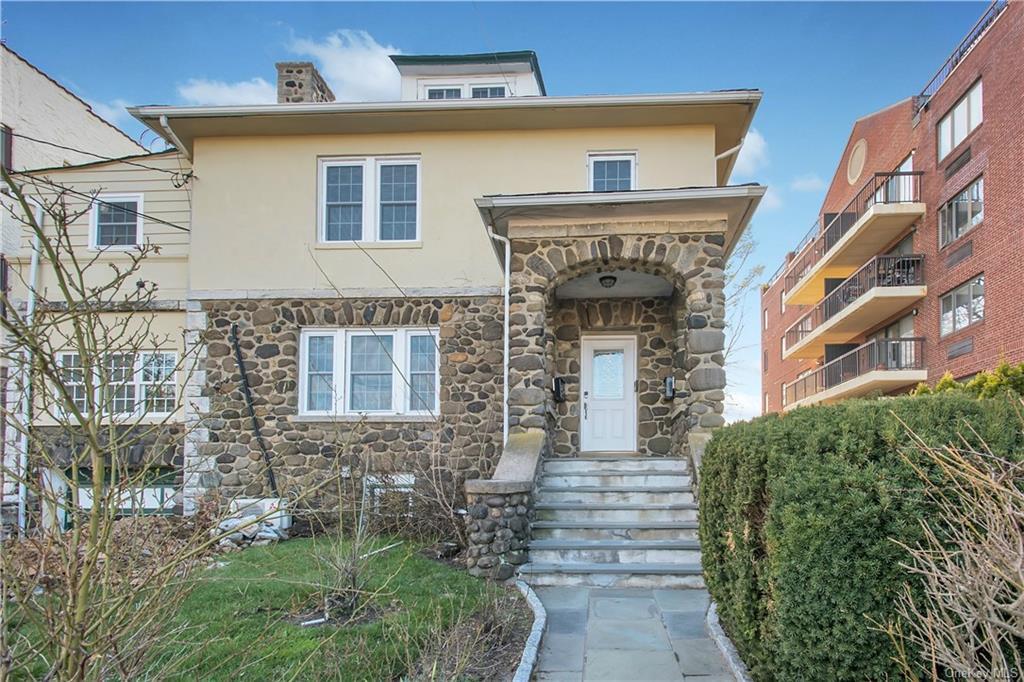 Primary Photo - 109 Hillside Pl