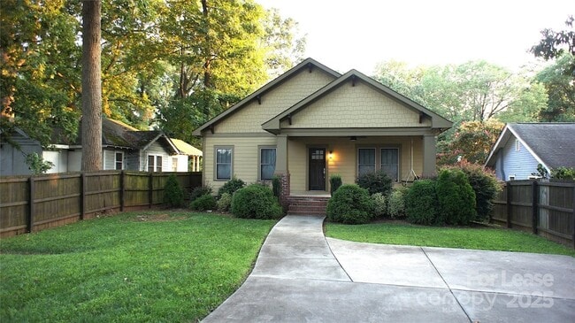 Building Photo - 2014 Rozzelles Ferry Rd