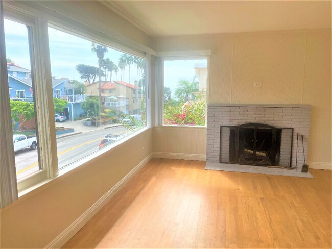 Building Photo - 506 Avenida Victoria