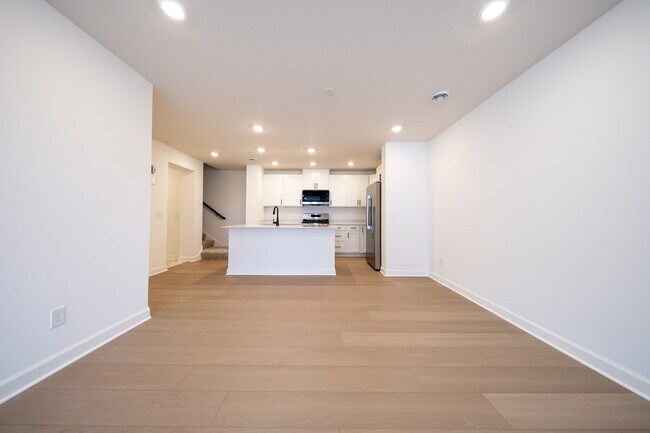 Foto del edificio - 21618 Orchid Path