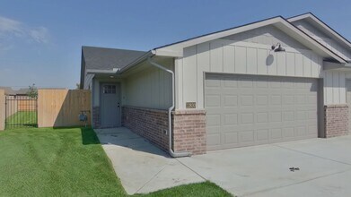 Building Photo - 12830 W Cowboy St