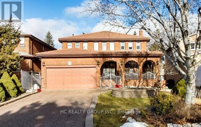 Photo du bâtiment - 62 Adrian Crescent