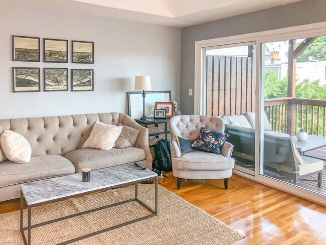 Building Photo - 2 br, 1 bath Condo - 955  Pavilion Street