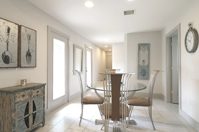 Building Photo - 5251 Lymbar Dr