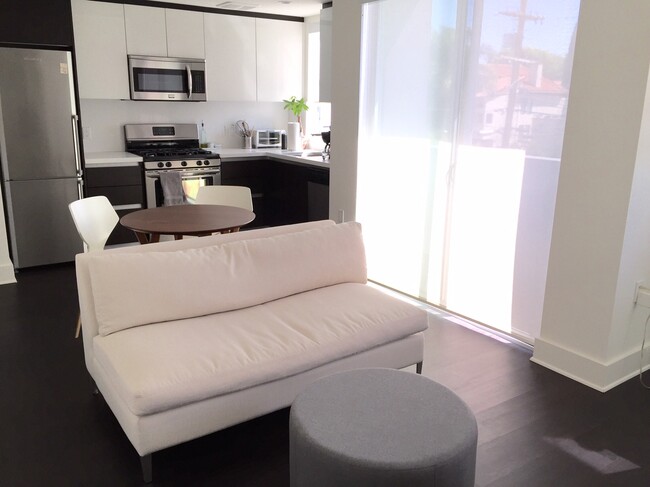Foto del edificio - 1750 Sawtelle Blvd