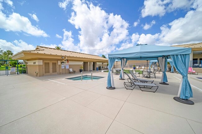 Building Photo - 5271 Camelot Dr E