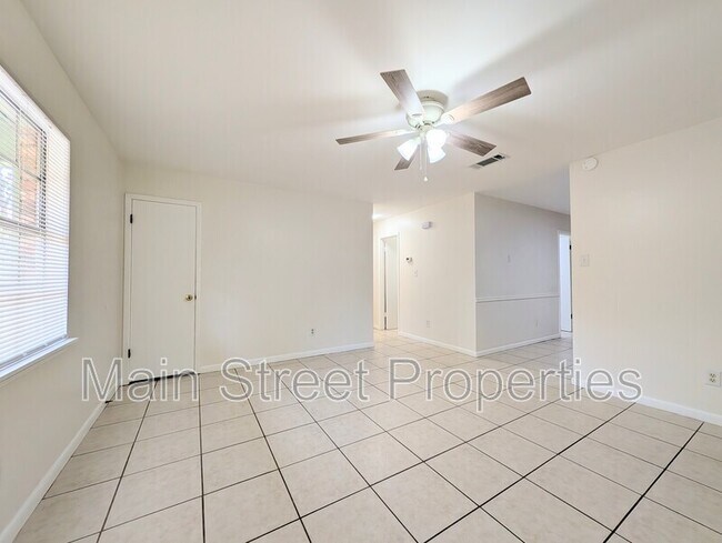 Foto del edificio - 5086 Yacht Harbor Cir