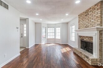 Building Photo - 1704 San Antonio St