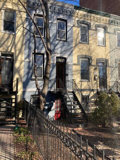 Photo - 1909 17th St NW (Washington, DC)