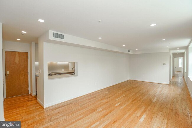 Building Photo - 1801 Calvert St NW