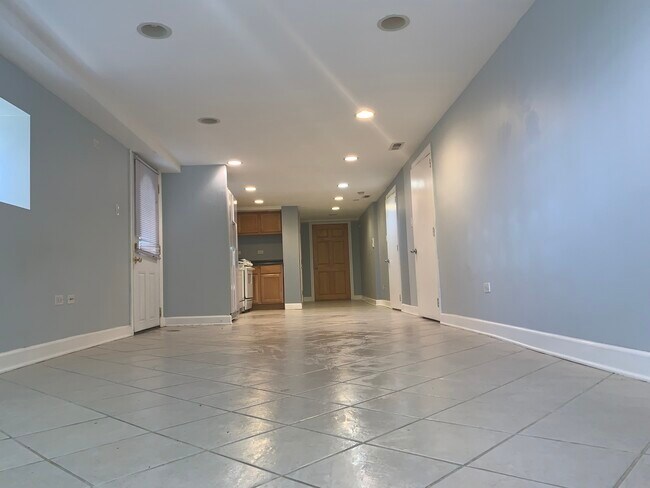 Building Photo - 2928 N Talman Ave