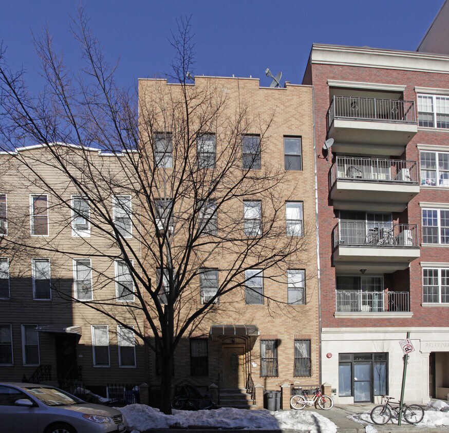 Building Photo - 183 India St