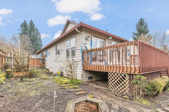 Building Photo - 9904 NE 27th Ct