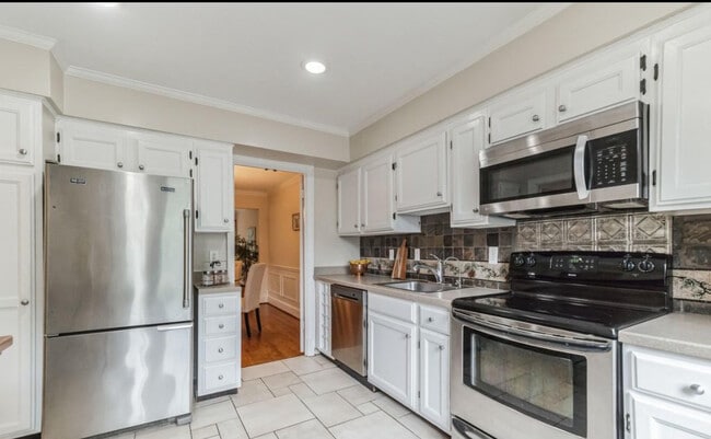 Photo - 6813 Indian Run Ct Townhome