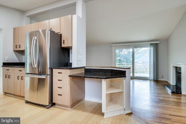 Foto del edificio - 6525 Byrnes Dr