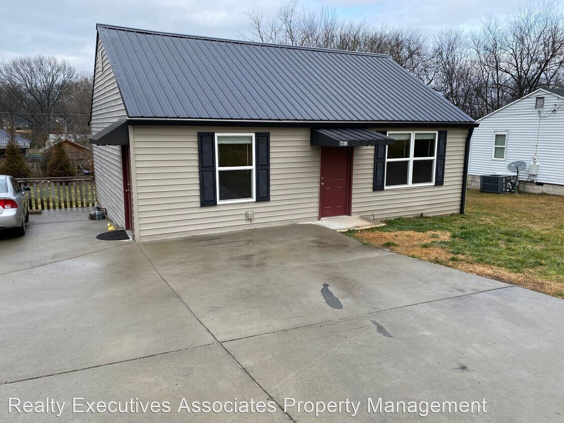 Primary Photo - 2 br, 1 bath House - 683 East Lincoln Road