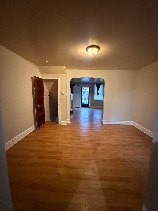 Foto del edificio - 6316 Marsden St