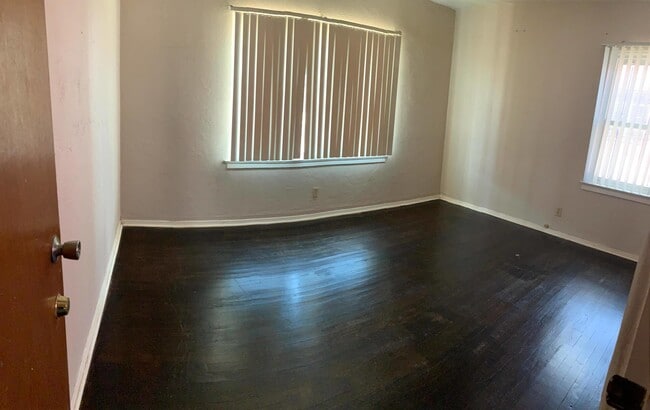 Building Photo - 3727 Nashville Ave