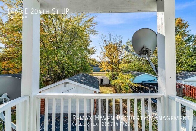 Foto del edificio - 1460 E 204th St. UP, Euclid - Spacious 3 b...