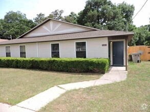 Building Photo - 5525 Woodsman Ct