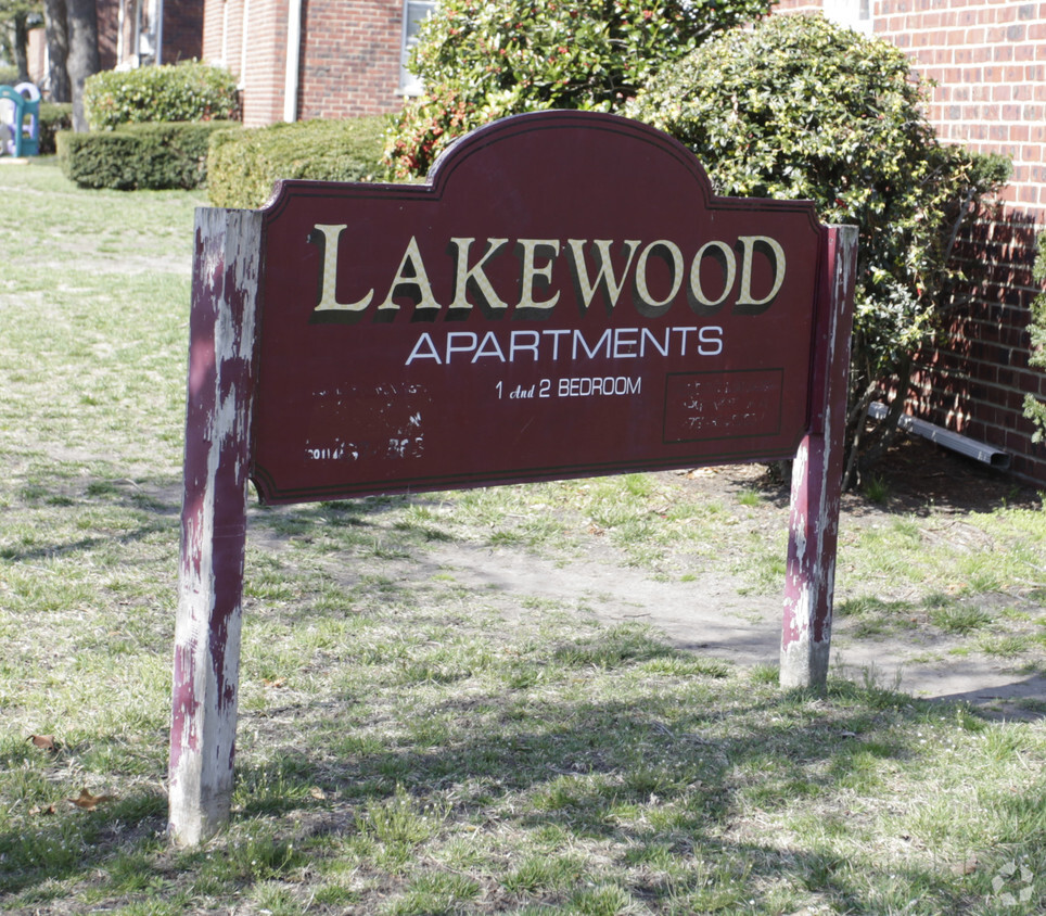 Foto del edificio - Lakewood Apartments