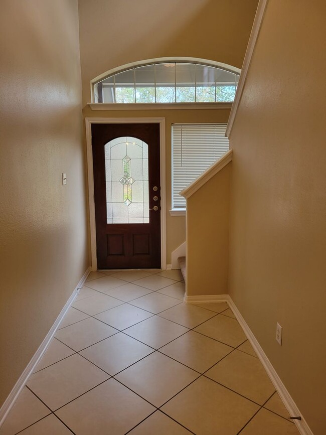 Foto del edificio - 3 BR Townhome Available, Pet Friendly!