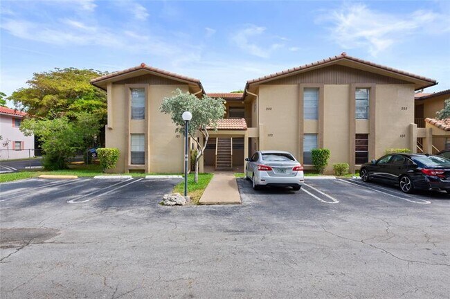 Foto del edificio - 11101 Royal Palm Blvd