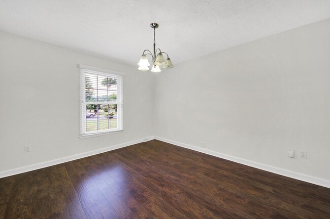 Foto del edificio - Beautifully Renovated Three Bed Two Bath Ranch Home in Mint Hill!