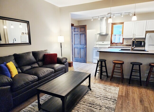 habitaciones totalmente amuebladas - 2706-1A Buffalo Rd