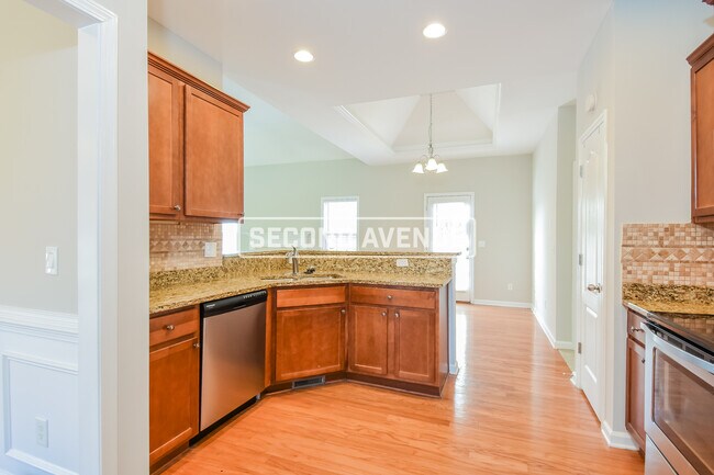 Building Photo - 808 N Bay Overlook