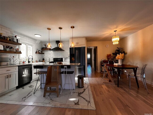 Foto del edificio - 37-18 Little Neck Pkwy