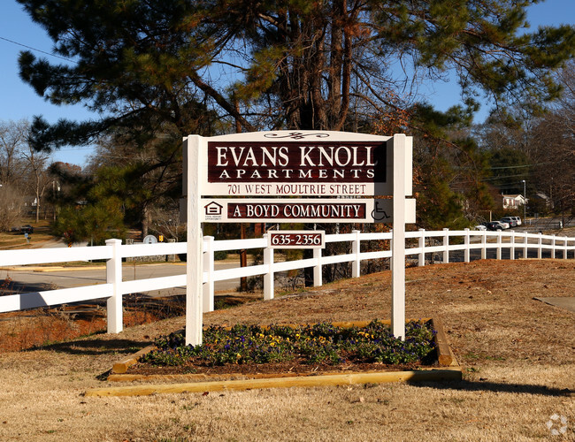 Building Photo - Evans Knoll Apartments