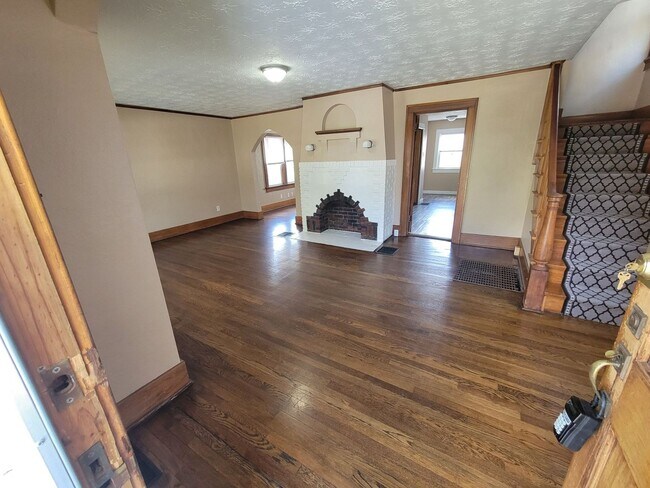 Foto del edificio - 56 E Beechwood Ave 3BR/1.5BA (Dayton)