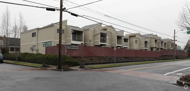 Foto del edificio - Evergreen East Apartments