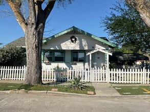 Building Photo - 1143 Wall St