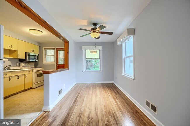 Foto del edificio - 7114 Greenwood Ave