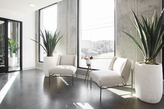 Foto del edificio - 806 Olympic St