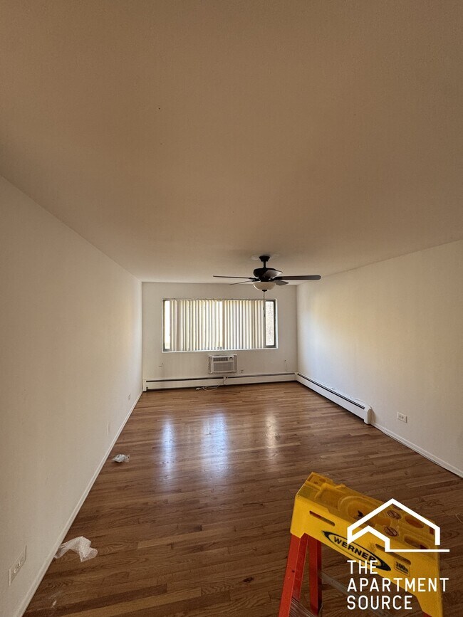 Foto del edificio - 6250 N Kenmore Ave