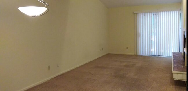 Foto del edificio - 3126 Tyndall Dr