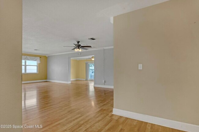 Foto del edificio - 1560 Salmon St