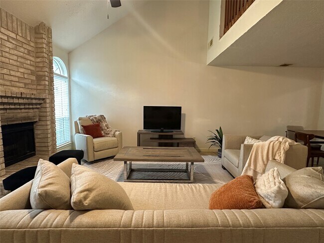 Foto del edificio - 3306 Kempwood Dr