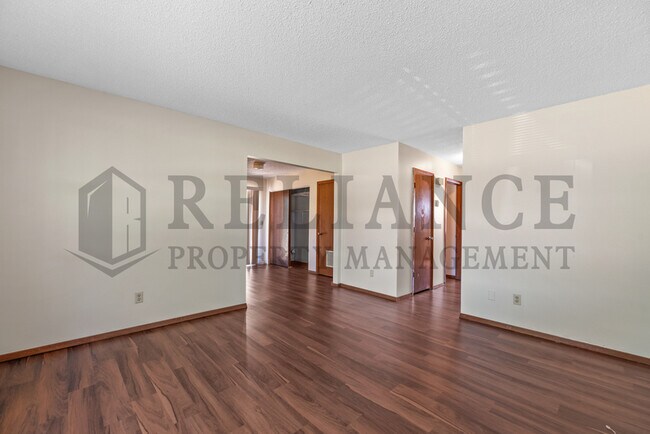 Foto del edificio - 1158 N Edwards