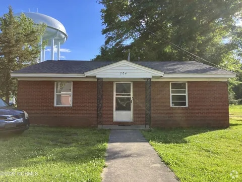Building Photo - 704 Beamon St