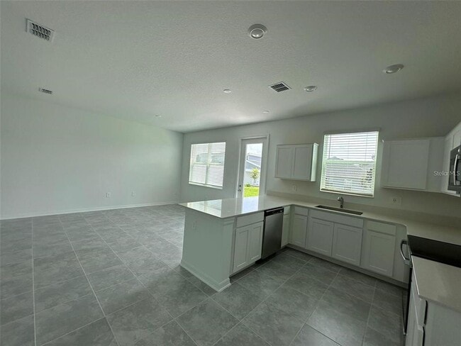 Building Photo - 145 Nine Iron Dr