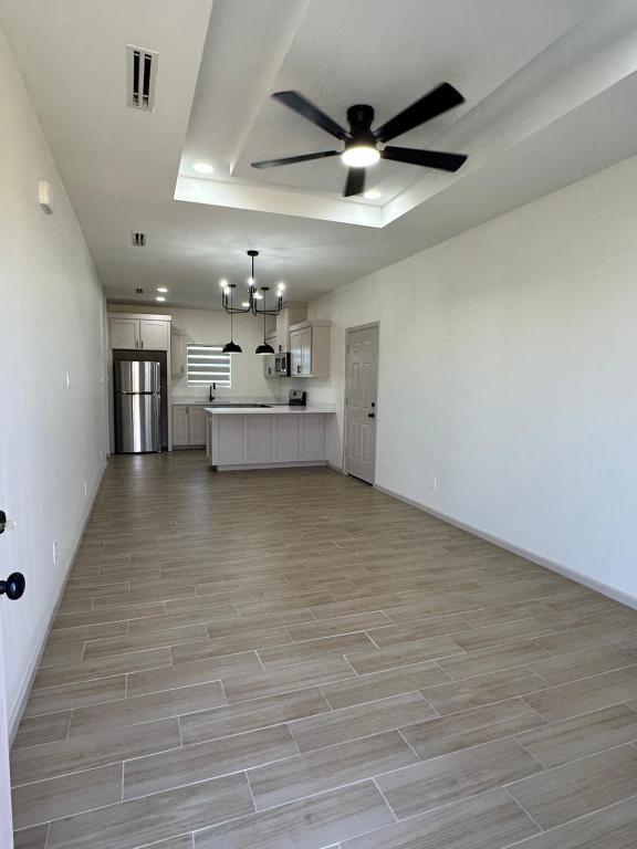 Foto del edificio - 2100 E San Andrea St